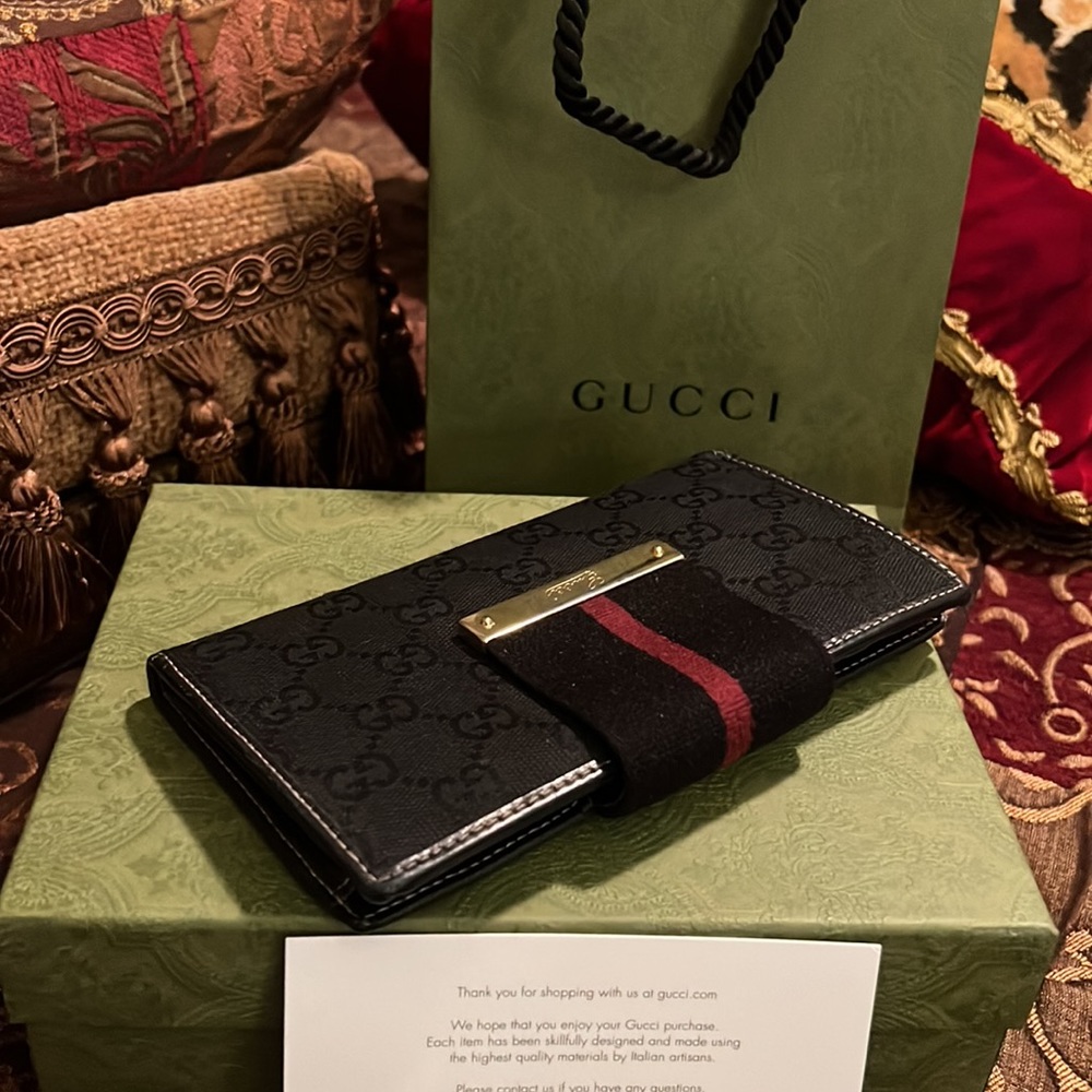 Authentic Gucci GG long wallet